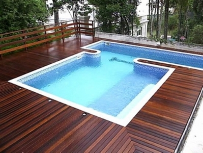 Deck de Madeira para Jardim Residencial Nove - Aplicação de Deck de Madeira Laminado