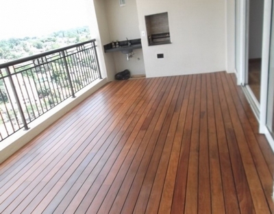 Deck de Madeira para Varanda Carapicuíba - Aplicação de Deck de Madeira Laminado