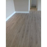 onde encontrar piso laminado colocado Alphaville Residencial Dois