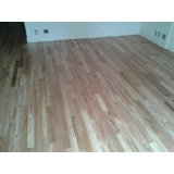 piso de laminado Jardim Celani